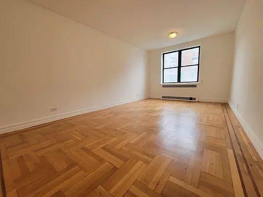 Building Photo - 1 bedroom in BRONX NY 10467 Unit 202 Rental