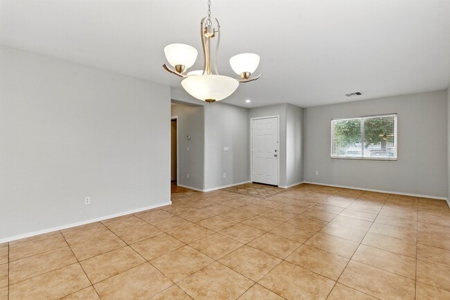 Photo - 11546 W Schleifer Dr