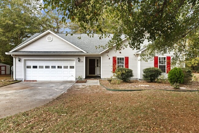 Building Photo - Cul-de-Sac Retreat with Vaulted Ceilings, Fireplace & Large Deck