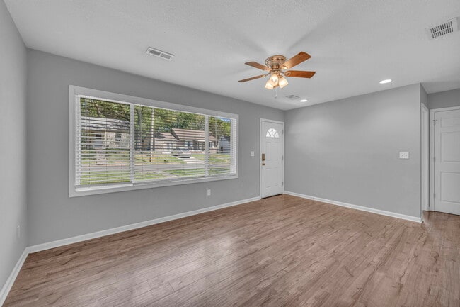 Photo - 3210 Francis Pl