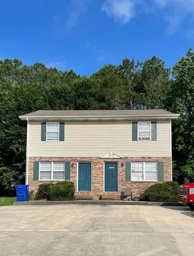 Building Photo - MOUSE CREEK RD 5719-5721 Unit 5719