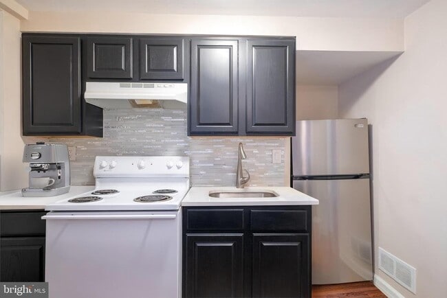 Photo - 1736 Pine St Unidad 3R