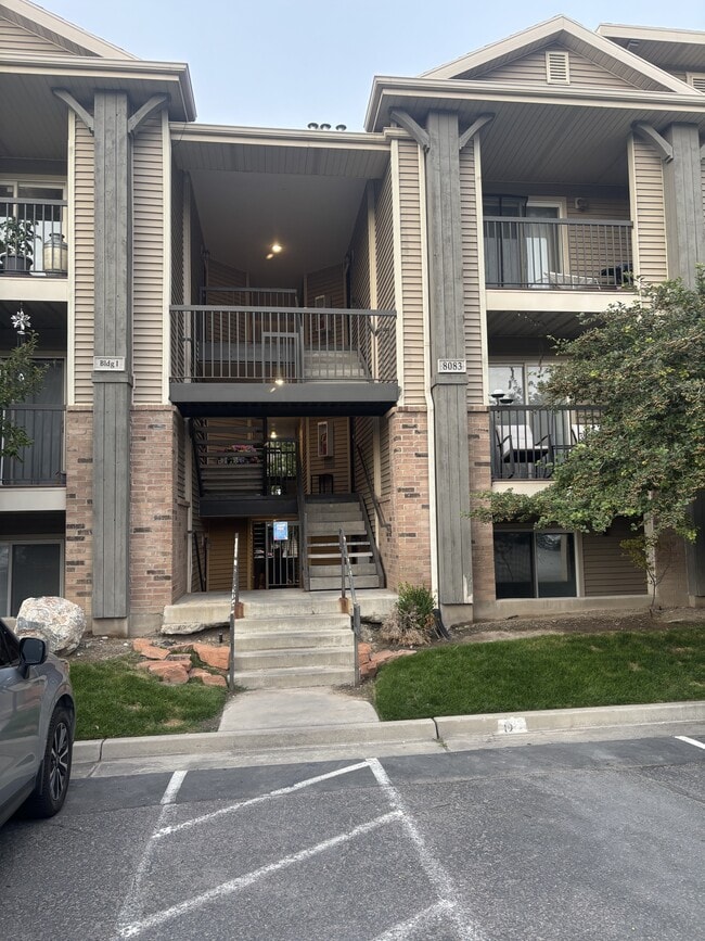 Building Photo - 8083 N Ridge Loop E Rental