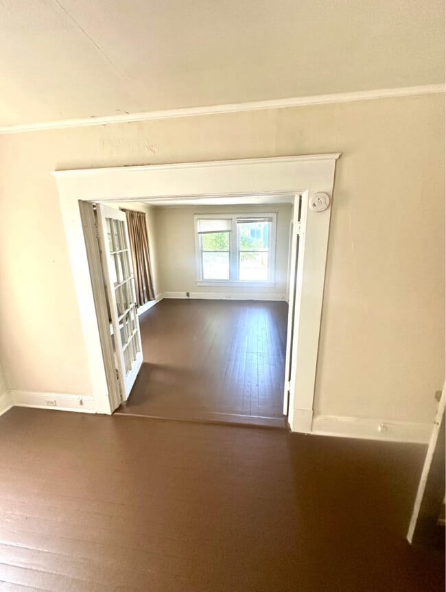 Building Photo - 914 W Colonial Ave Unit A