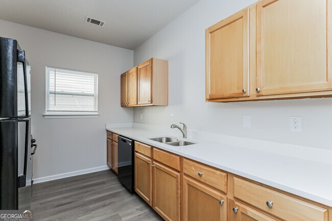 Photo - 7773 Newbury Dr