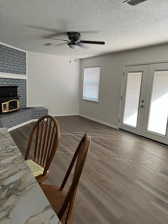Photo - GREAT HOME IN CLYDE