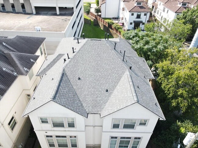 Photo - 625 Hartman St