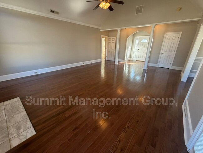 Photo - 2405 Twin Creek Ct SW