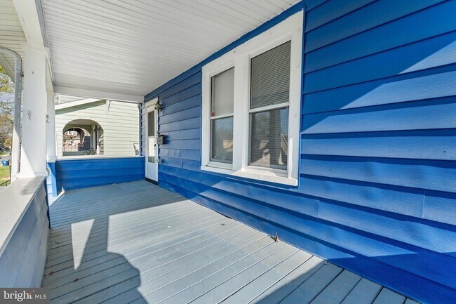 Photo - 608 Tunbridge Rd
