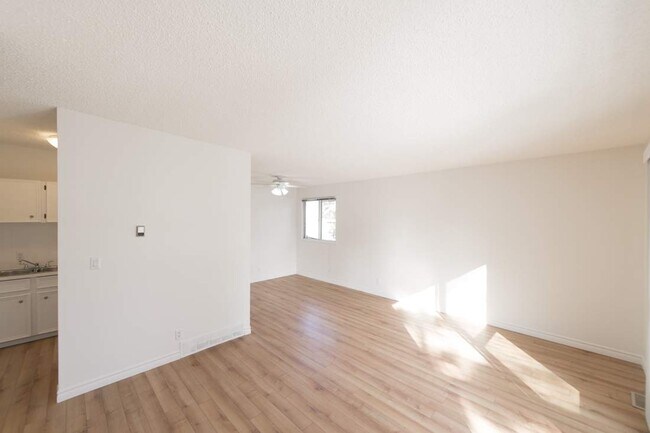 Photo - Bowness 4315 Apartments