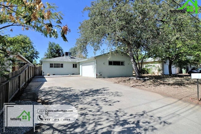 Building Photo - 2176 Oxford Rd