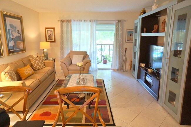 Photo - 7286 Huntington Ln Unit 306