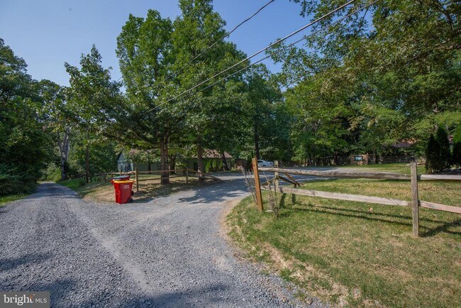115 Old Bridge Rd Unit 6