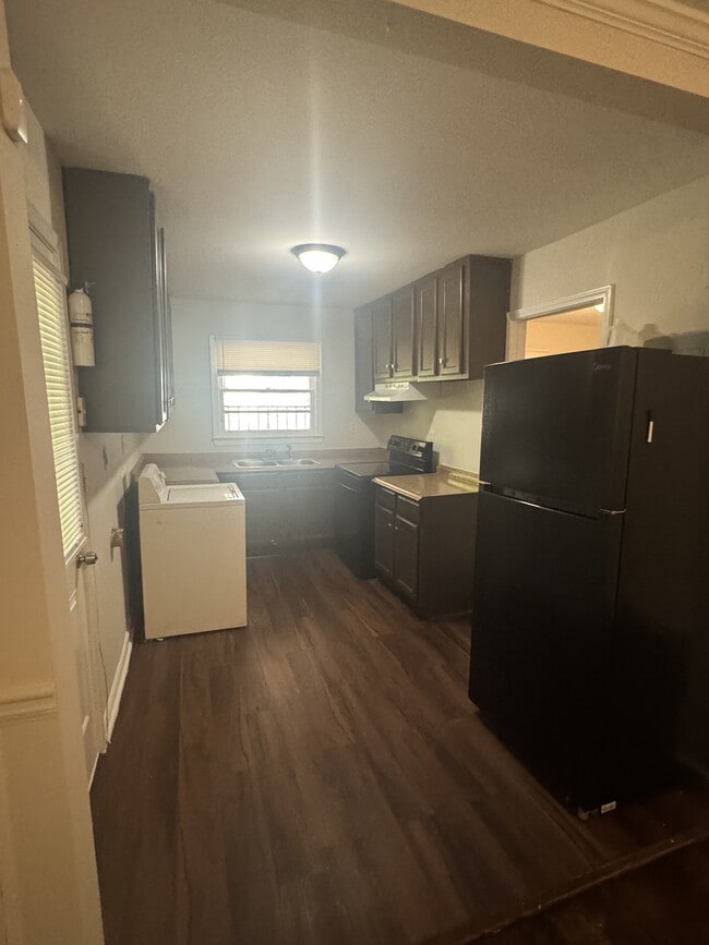 Photo - 323 Bromack Dr SE