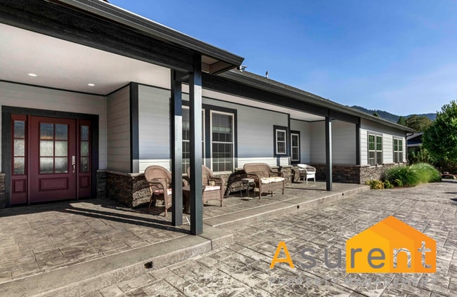 Photo - Peaceful Country Living- 3 Bedroom- 3 Full Bathroom Home in Rogue River