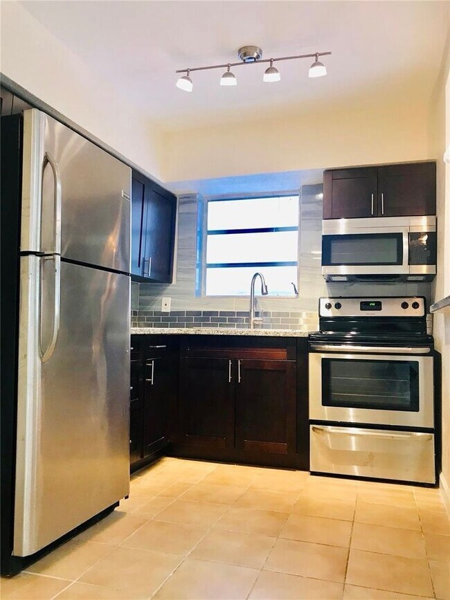 Photo - 521 NE 62nd St Unidad 521 NE 62 STREET APT 4