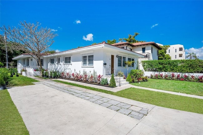 Building Photo - 1706 S Le Jeune Rd Unit 0