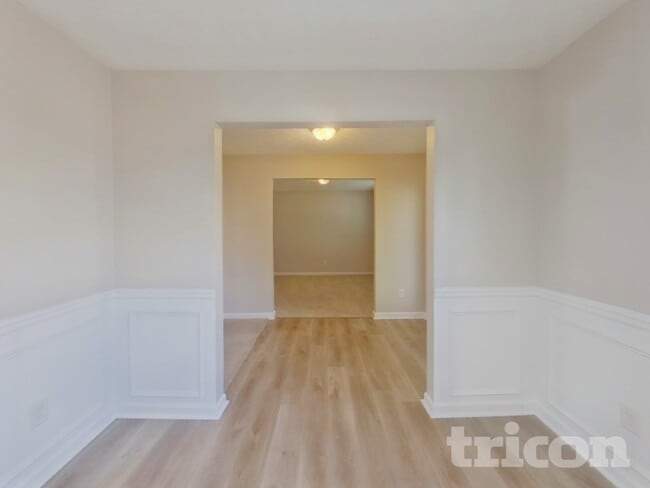 Photo - 471 Sawtooth Ln