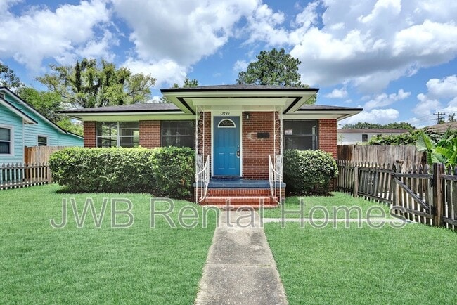 Building Photo - 2739 Myra St Rental