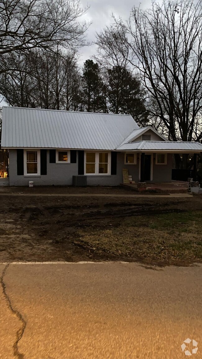 Building Photo - 101 Martin Luther King Dr Unit A Rental
