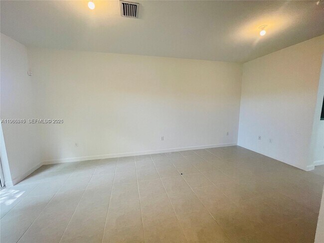 Photo - 1695 SE 27th Rd