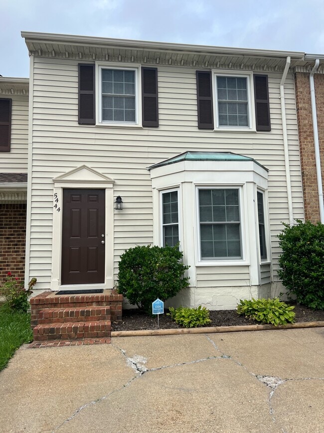 Building Photo - 5444 Scholarship Dr Rental