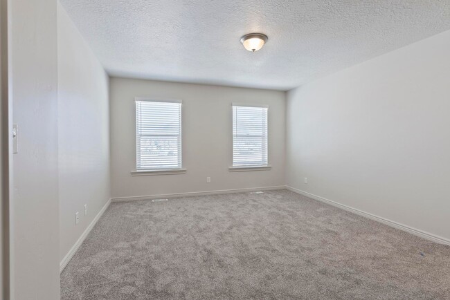 Photo - 4Bed 2.5Bath Townhome in Spanish Fork!
