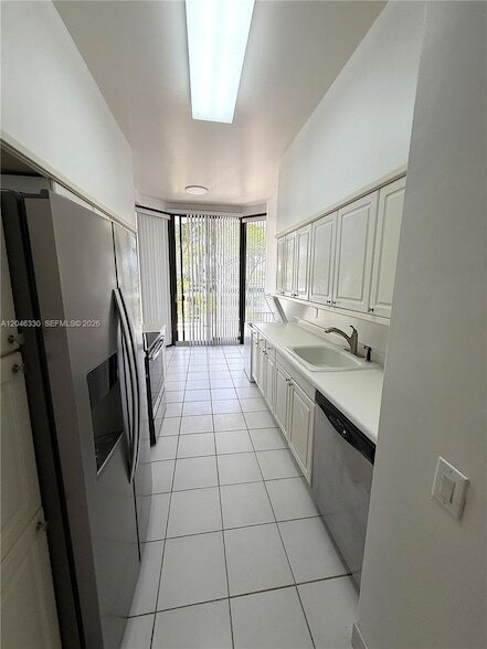 3640 Yacht Club Dr Unit 104
