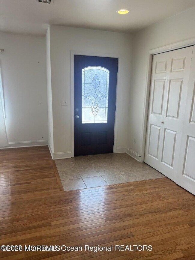 Photo - 83 Vanard Dr