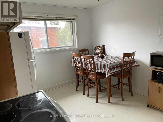 Photo - 482 Vernon Ave