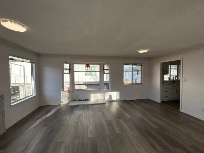 Photo - 7040 Williams Rd