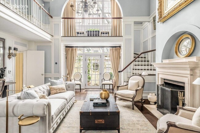 Photo - 183-185 W 4th St