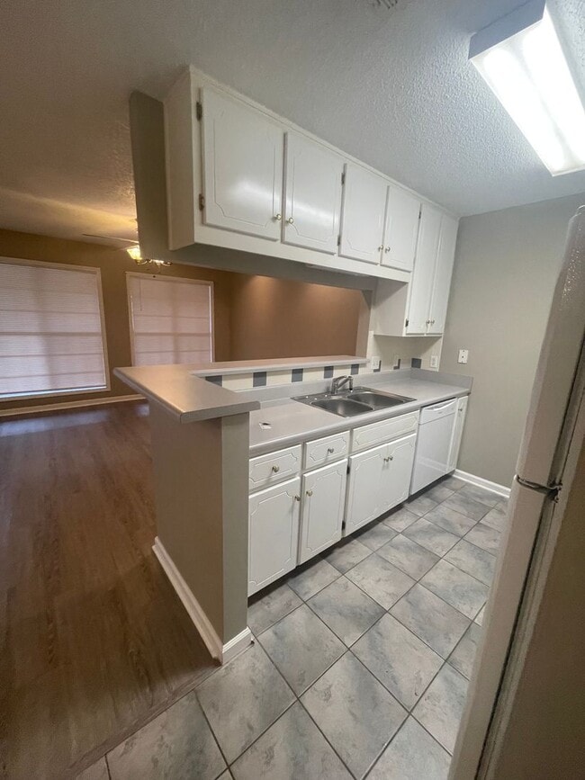 Photo - 212 Foxchase Ln Unit 212 Foxhase Lane