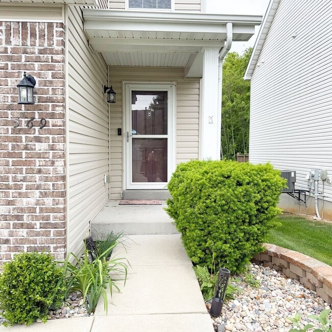 Photo - 569 Parkgate Dr