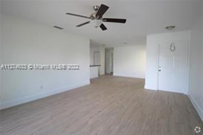 Building Photo - 17952 SW 29th Ln Rental