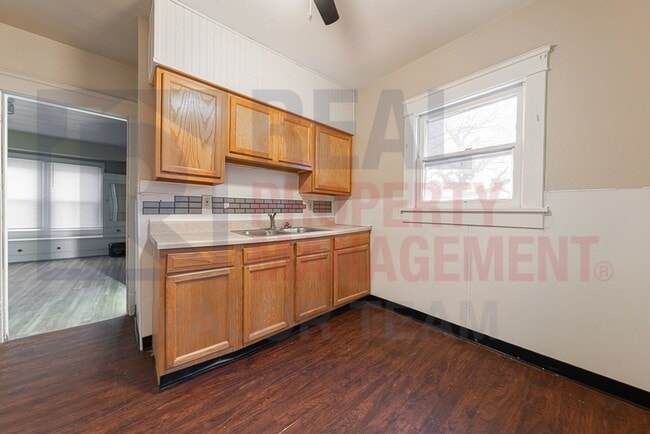 Photo - 1742 Clarkstone Rd Unit Upper