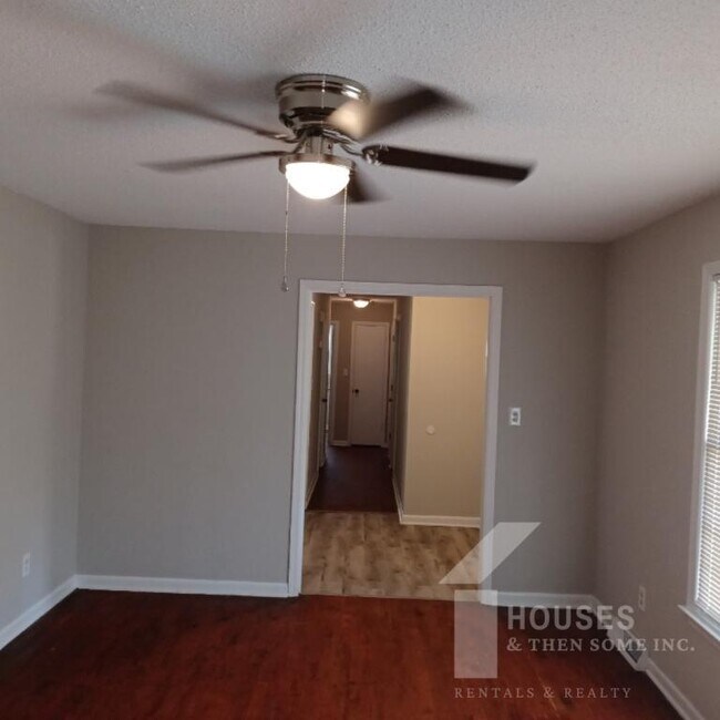 Photo - 218 Singing Woods Ln