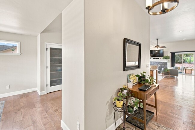 12441 Woodruff Dr