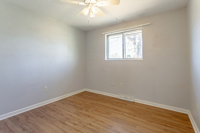 Photo - 8490 Benton St