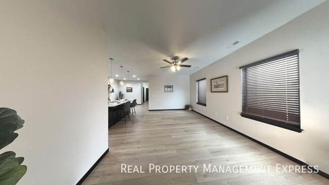 Photo - Spacious 3 Bed 2 Bath Townhome