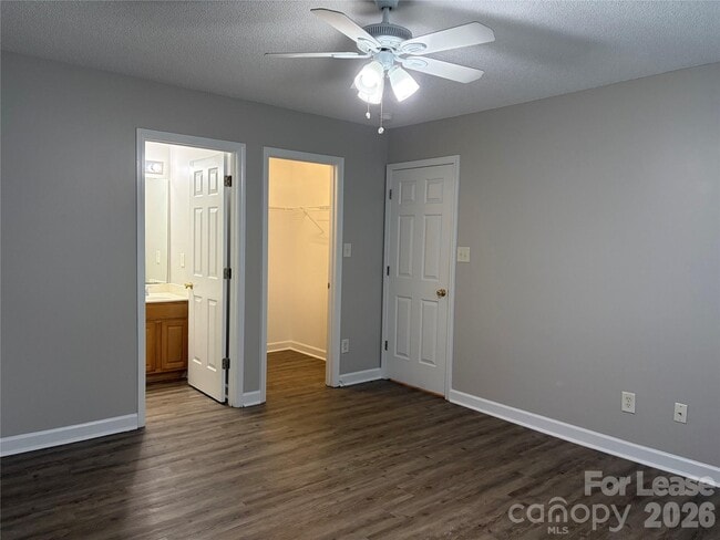 Photo - 4924 Aldersbrook Dr