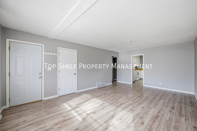 Photo - 2427 Welbeck Rd