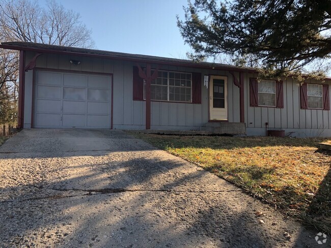 Building Photo - 3BR, 1BTH with full unfinished basement! N... Rental