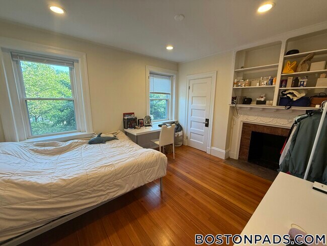 1616 Beacon St Unit 2