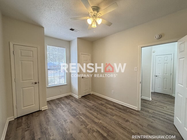 Photo - 2512 Courtney Dr