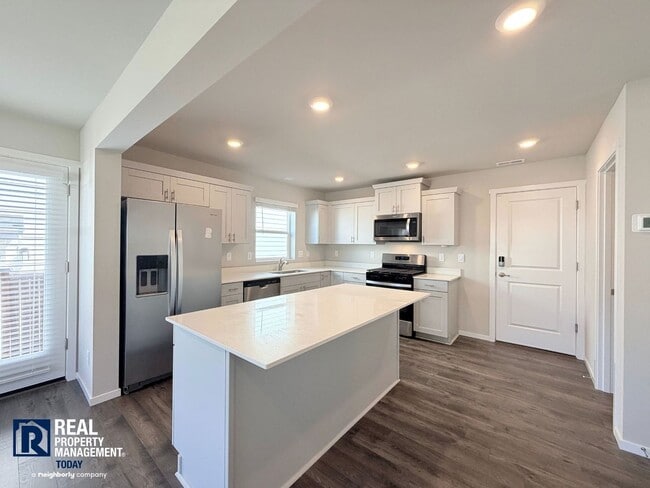 Photo - 2216 Trailside Dr NE