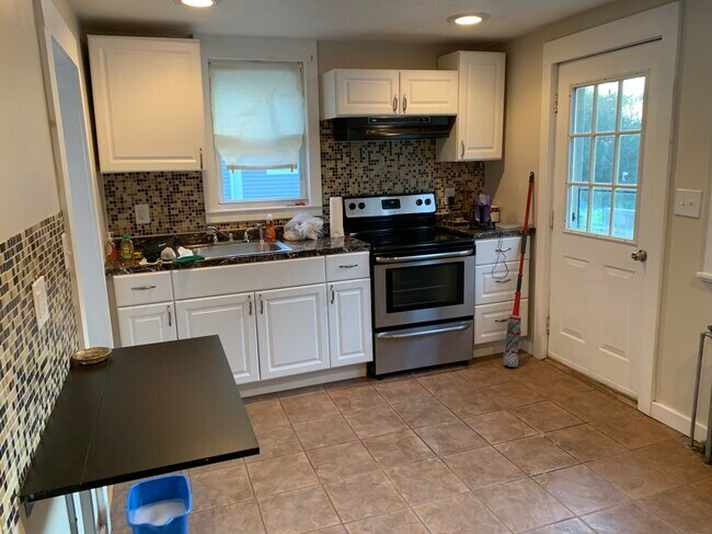 Kitchen - 226 Pleasant St Apartments Unit 2