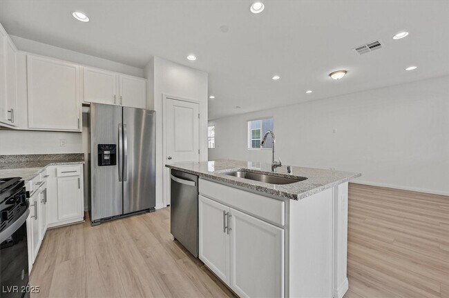 Photo - 8136 Rockflower St