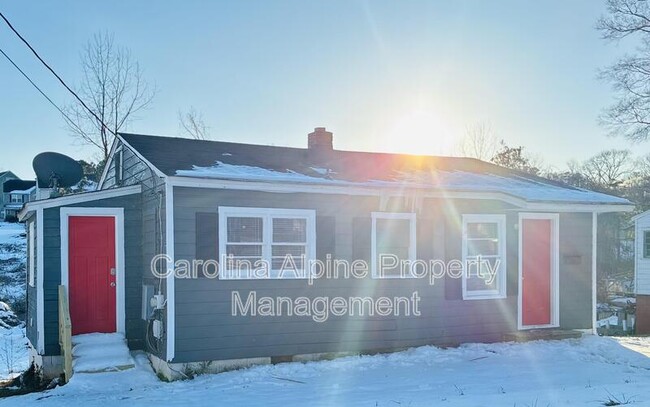 Photo - 309 E Gibbs St