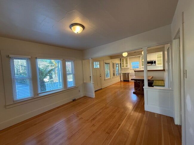 Photo - 323 Mountian View Ave